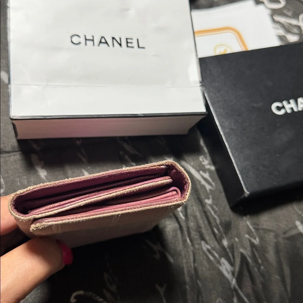 Chanel Pink Quilted wallet w/COA & bag